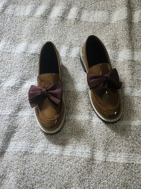 & Other Stories Brown Patent Loafers with Plum Bow